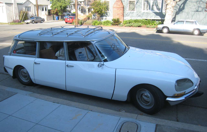 Illustration for article titled 1969 Citroƫn DS Station Wagon